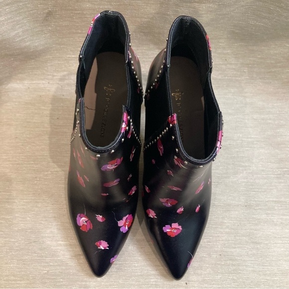 JC COLLECTION Sz 6 Floral Chelsea Pointy Toe Pull On Studded  Details Booties - Picture 3 of 11